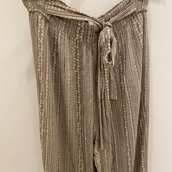 Pants - Picture 2 of 6